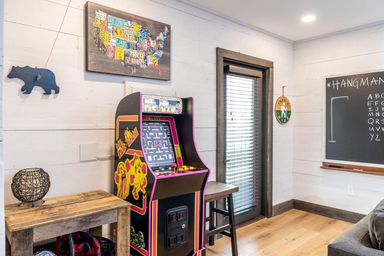 New Rustic Luxe Cabin Billiards Spa Near Gsmnp 타운센드 외부 사진
