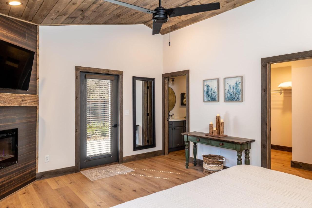 New Rustic Luxe Cabin Billiards Spa Near Gsmnp 타운센드 외부 사진